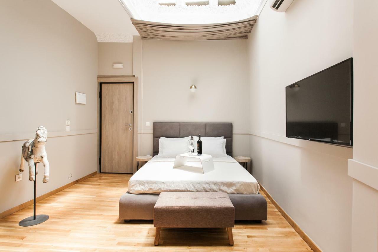 Step One | Luxury Suites Right In The Heart Of Acropolis Next To Metro Station Athen Eksteriør bilde